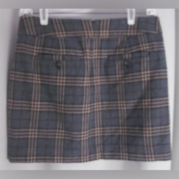 GAP Straight Mini Skirt Gray/Tan Plaid, Oversized Button Detail, Lined; Size 10 - Picture 3 of 10